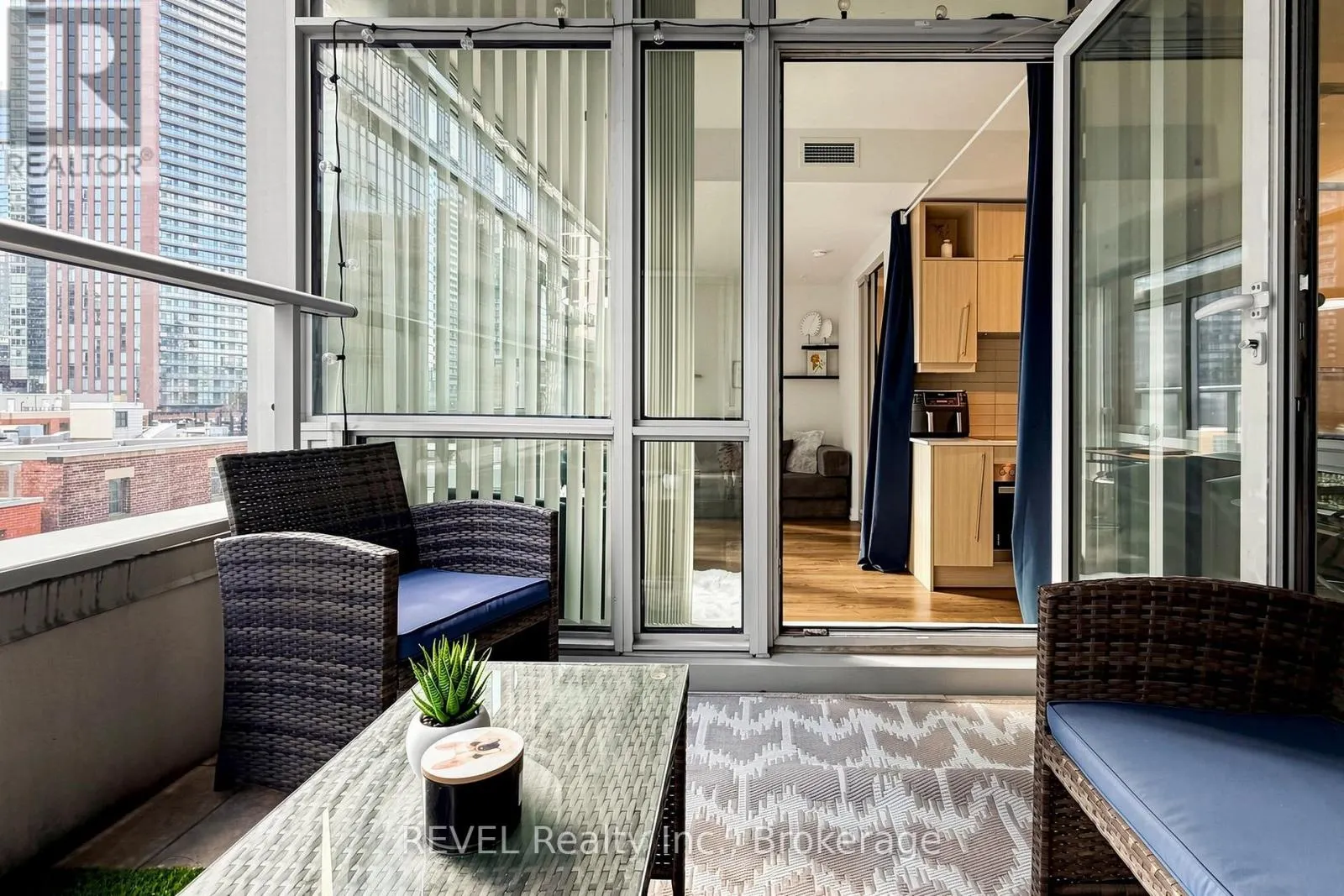 705 - 30 NELSON STREET #705