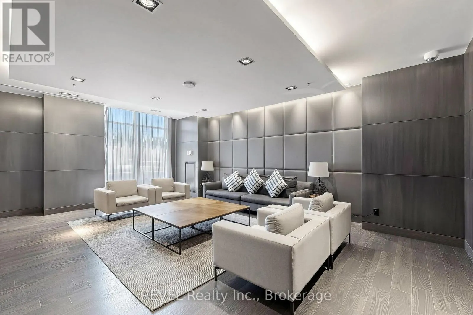 705 - 30 NELSON STREET #705