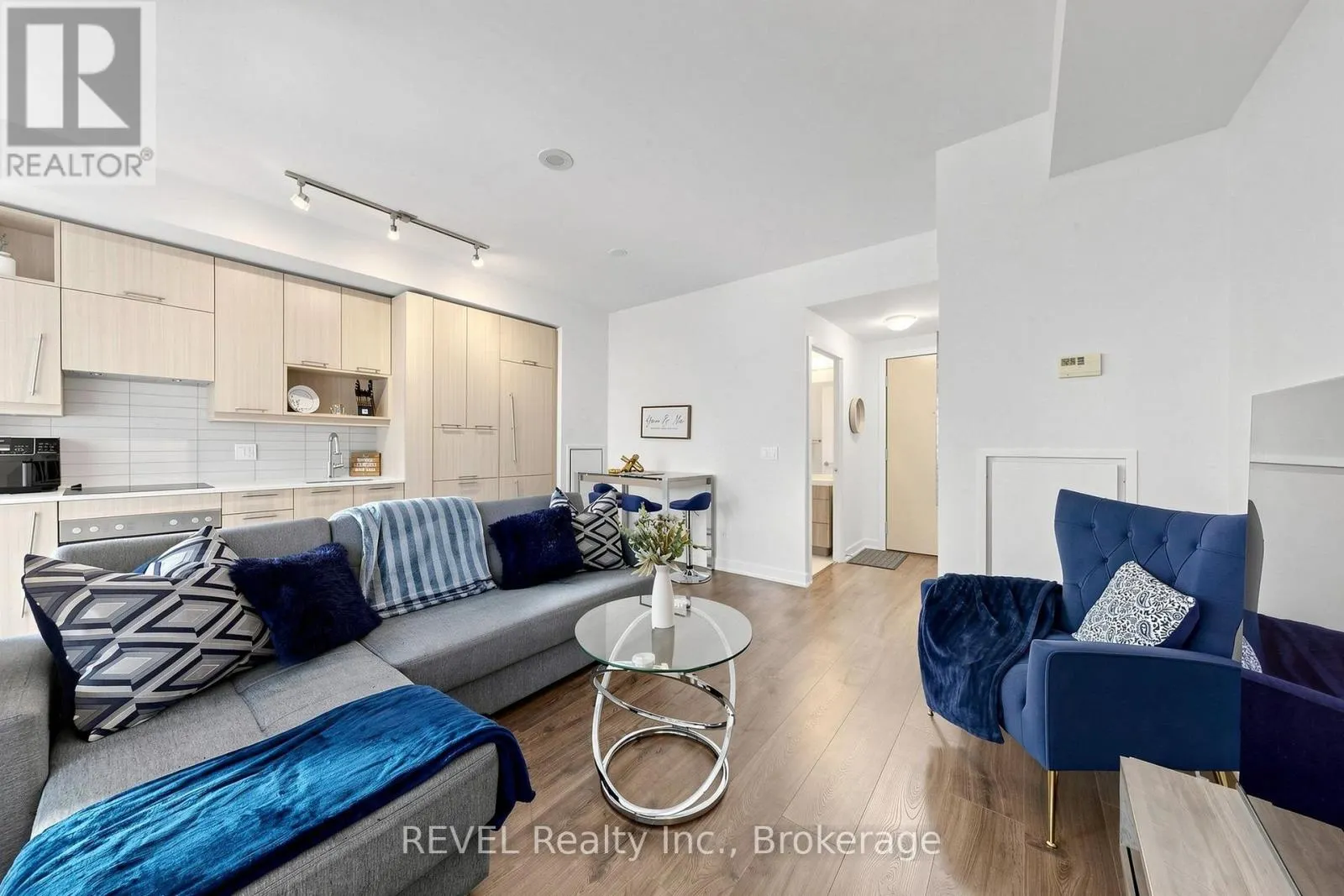 705 - 30 NELSON STREET #705