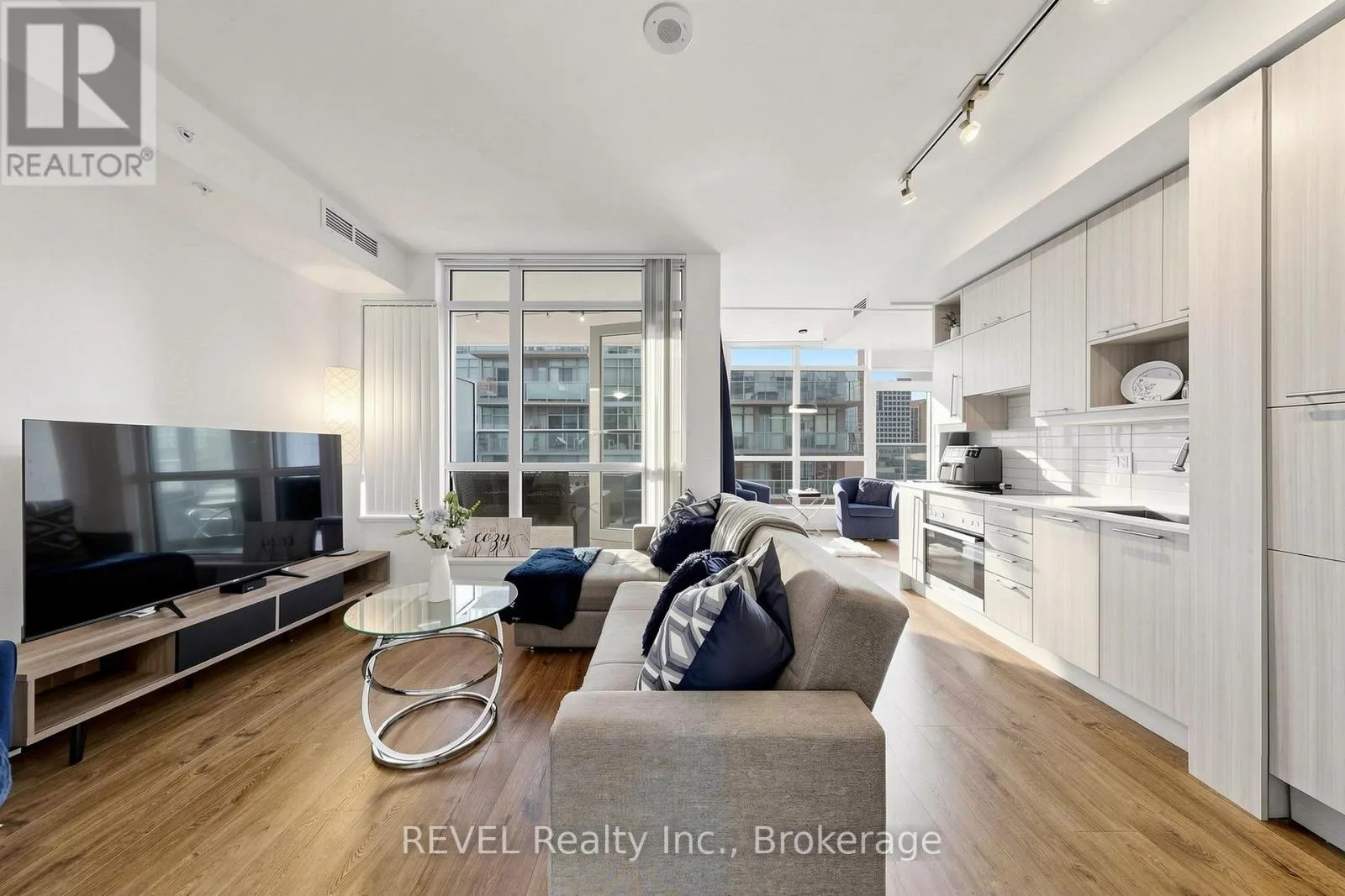705 - 30 NELSON STREET #705