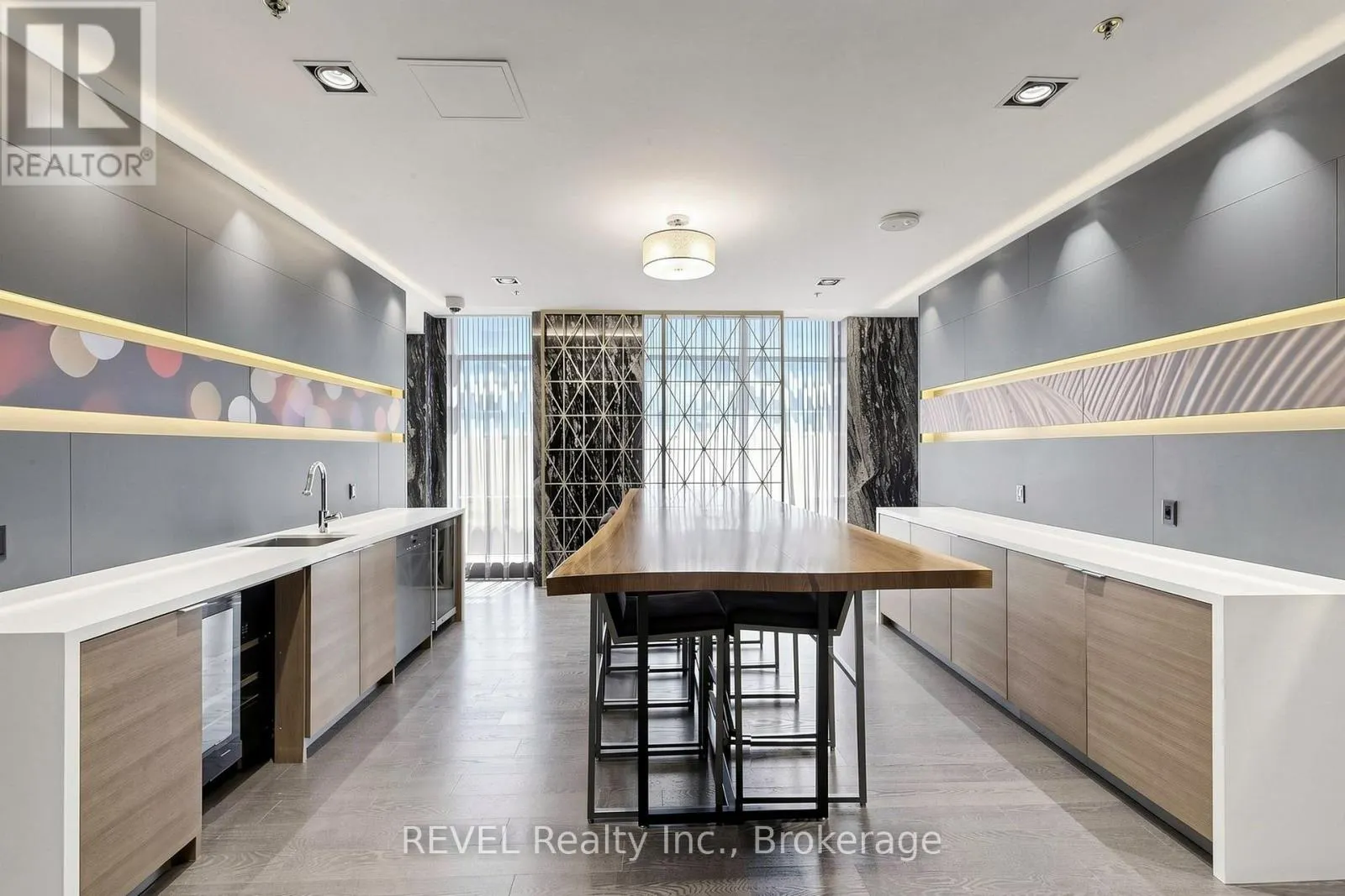705 - 30 NELSON STREET #705