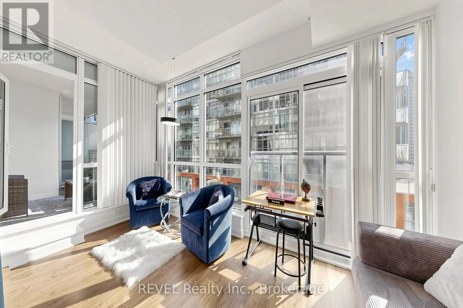 705 - 30 NELSON STREET #705