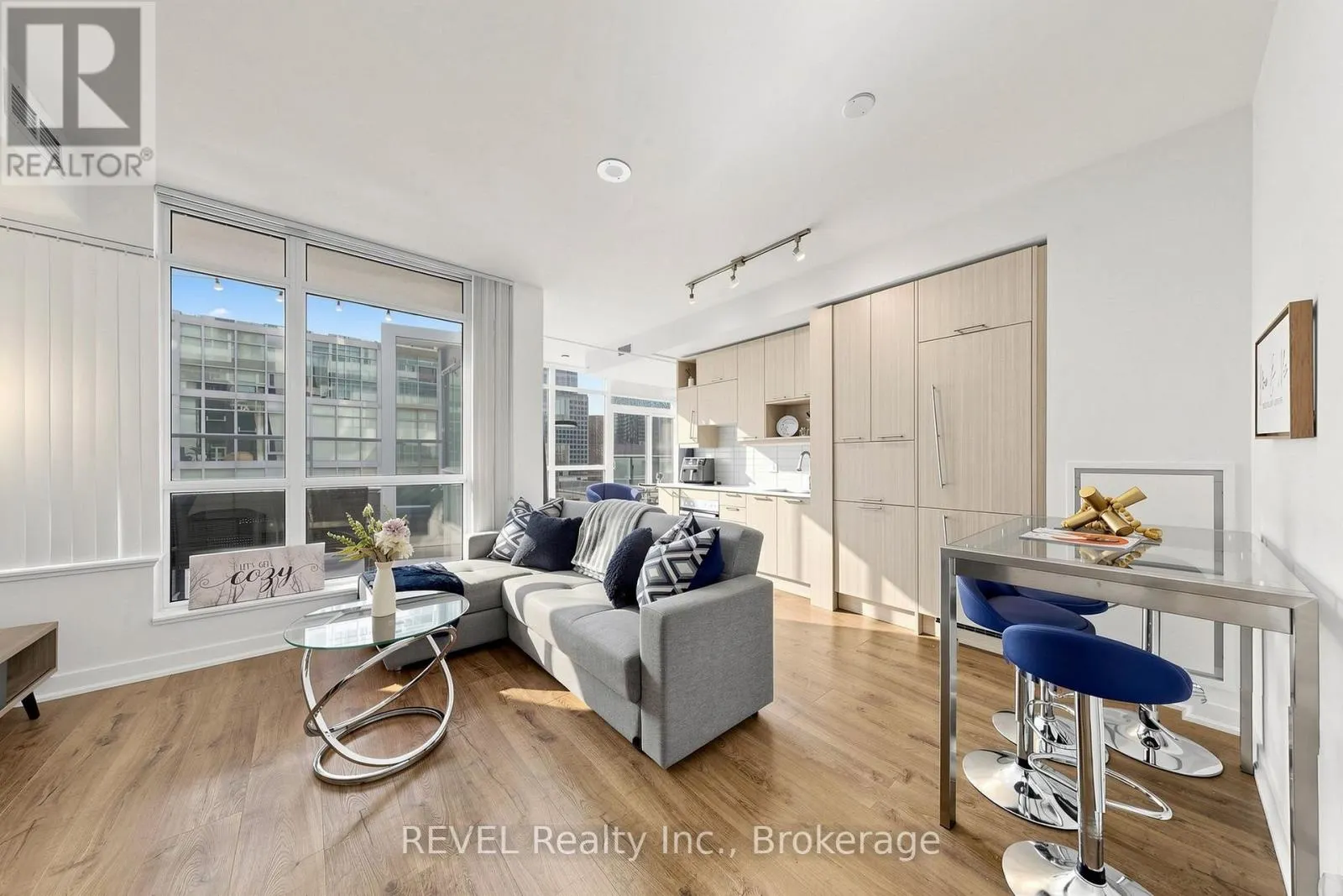 705 - 30 NELSON STREET #705
