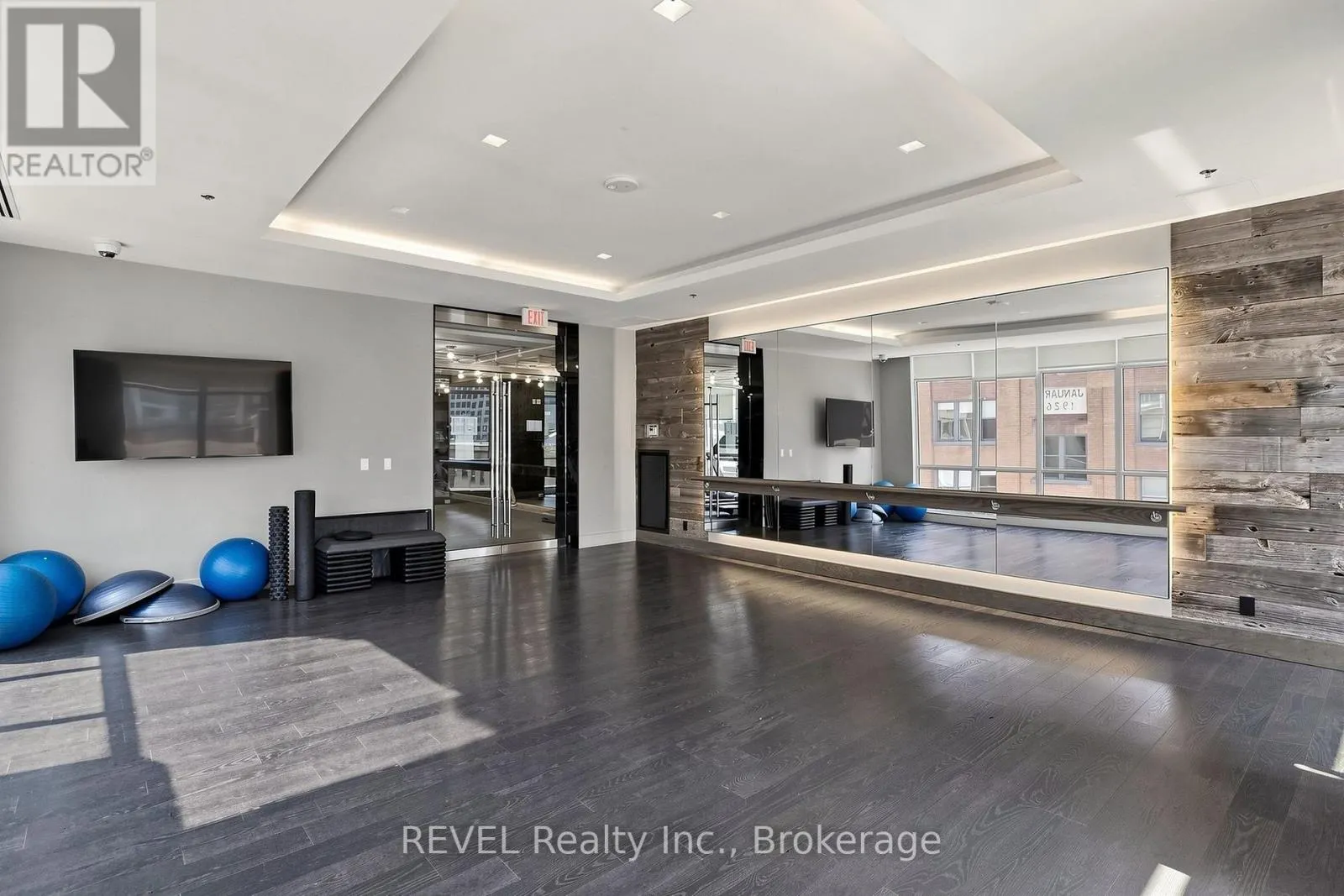 705 - 30 NELSON STREET #705