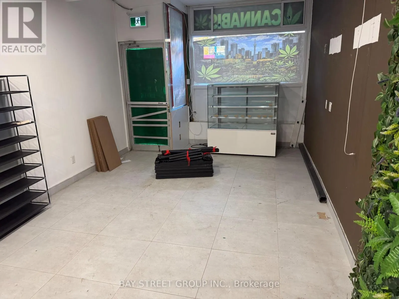 654 SPADINA AVENUE