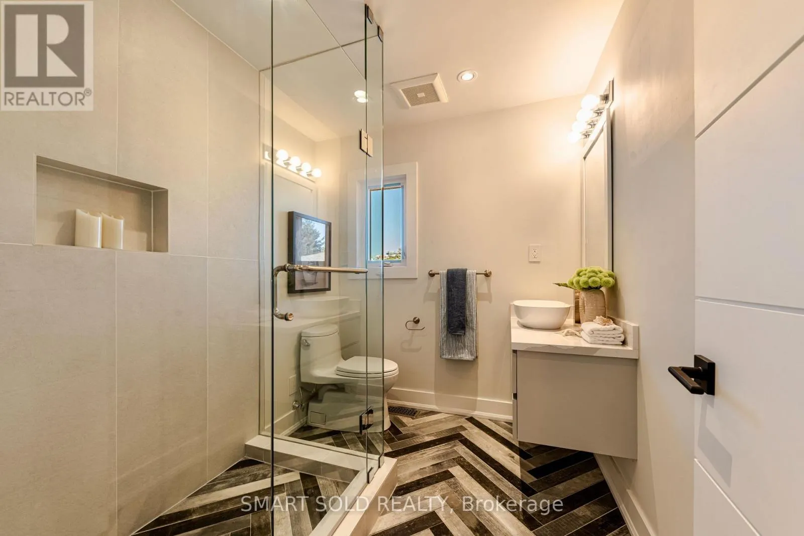 231 HOUNSLOW AVENUE
