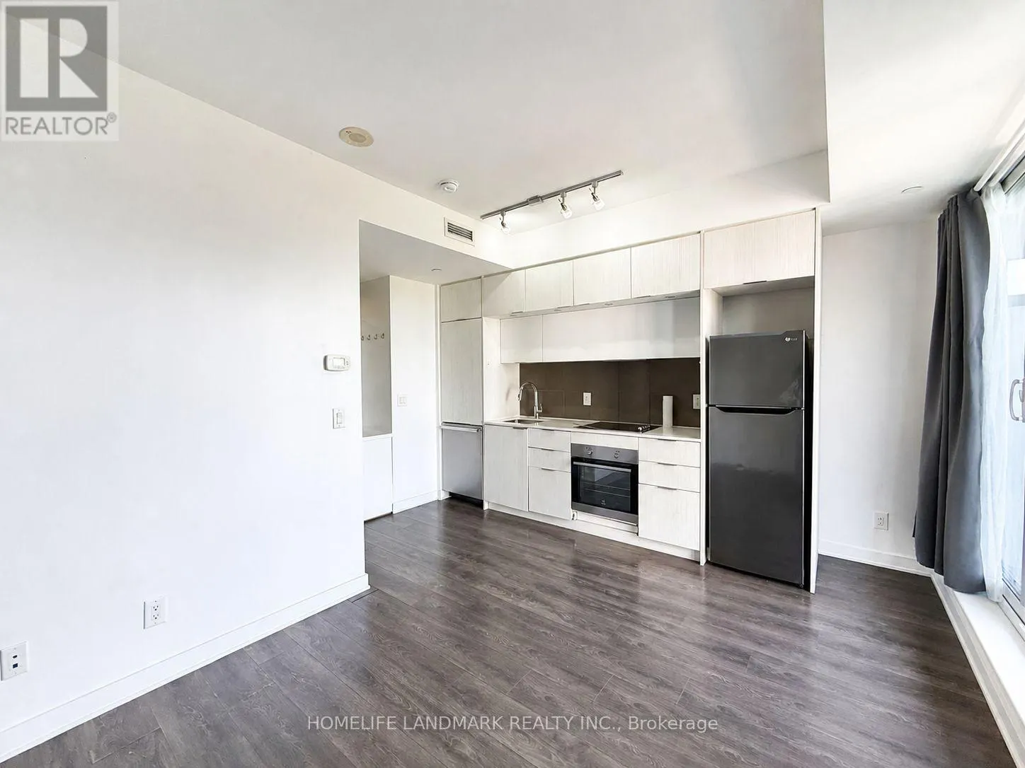 1711 - 55 REGENT PARK BOULEVARD