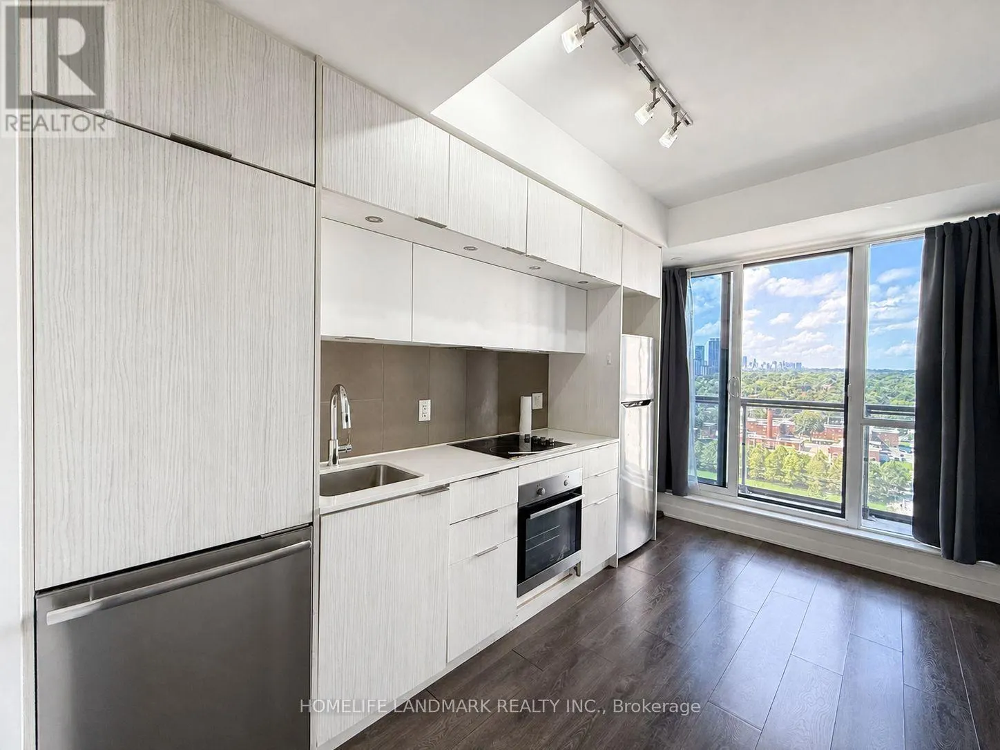 1711 - 55 REGENT PARK BOULEVARD