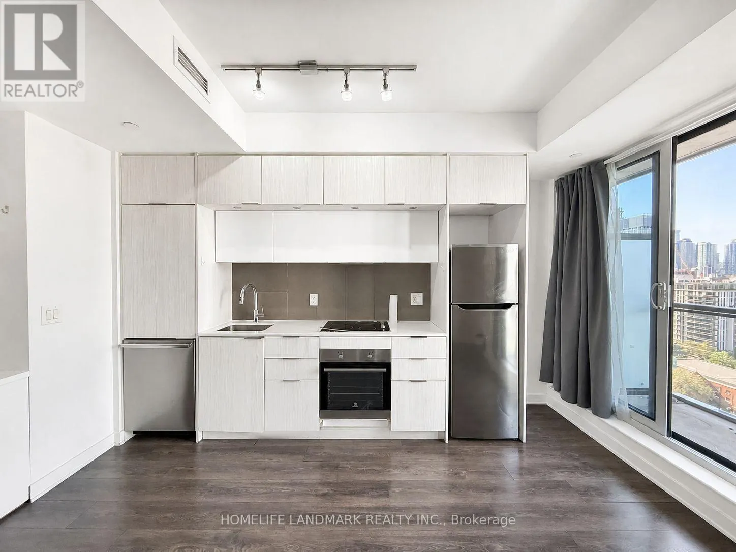 1711 - 55 REGENT PARK BOULEVARD