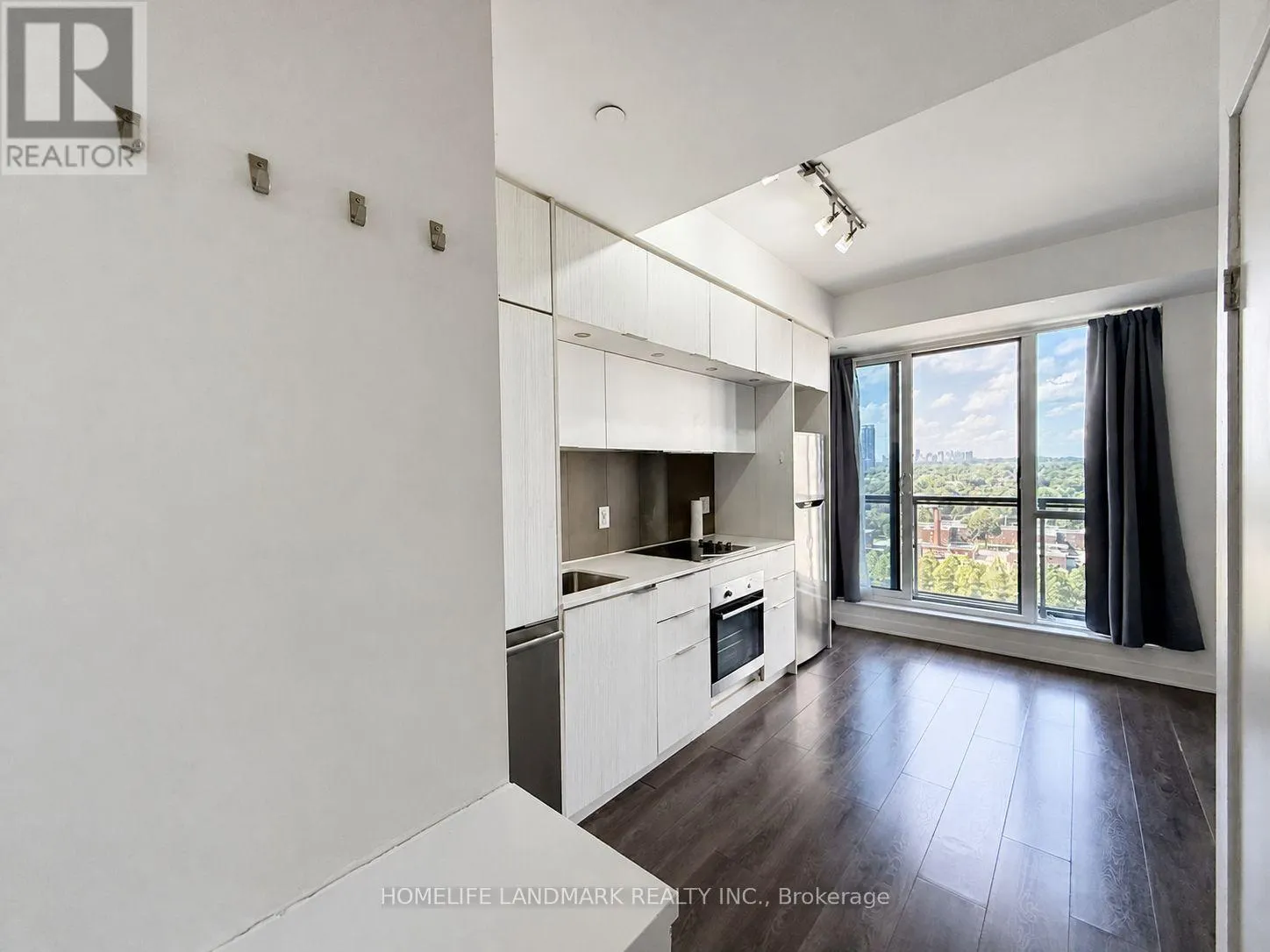 1711 - 55 REGENT PARK BOULEVARD