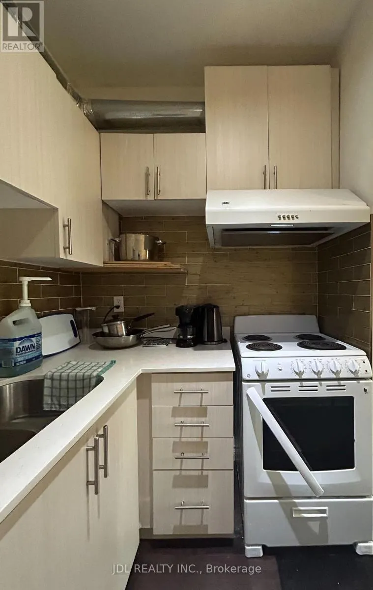 ONE BEDROOM UNIT MAIN - 3 PEMBROKE ST STREET