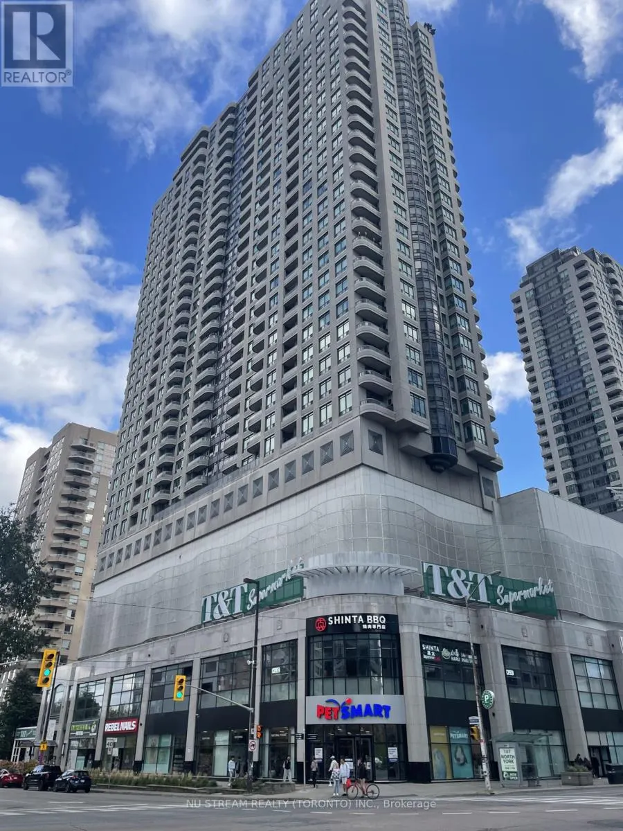 915 - 33 EMPRESS AVENUE