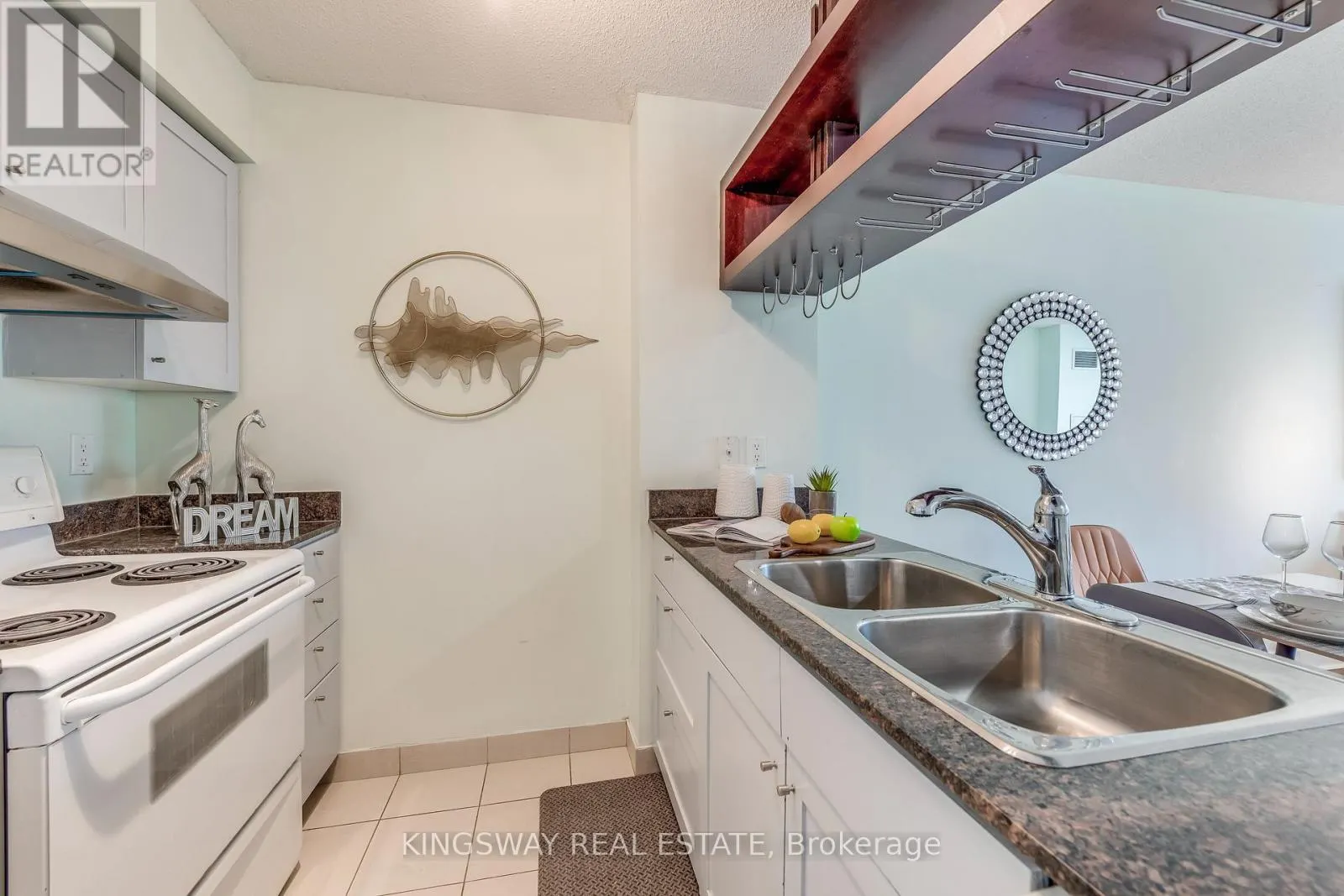 3511 - 81 NAVY WHARF COURT