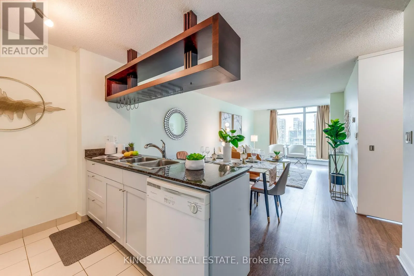 3511 - 81 NAVY WHARF COURT