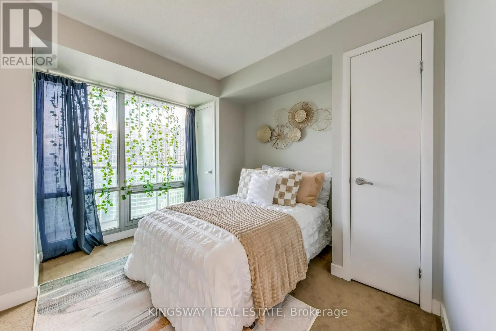 3511 - 81 NAVY WHARF COURT