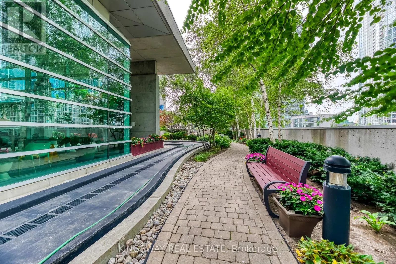 3511 - 81 NAVY WHARF COURT