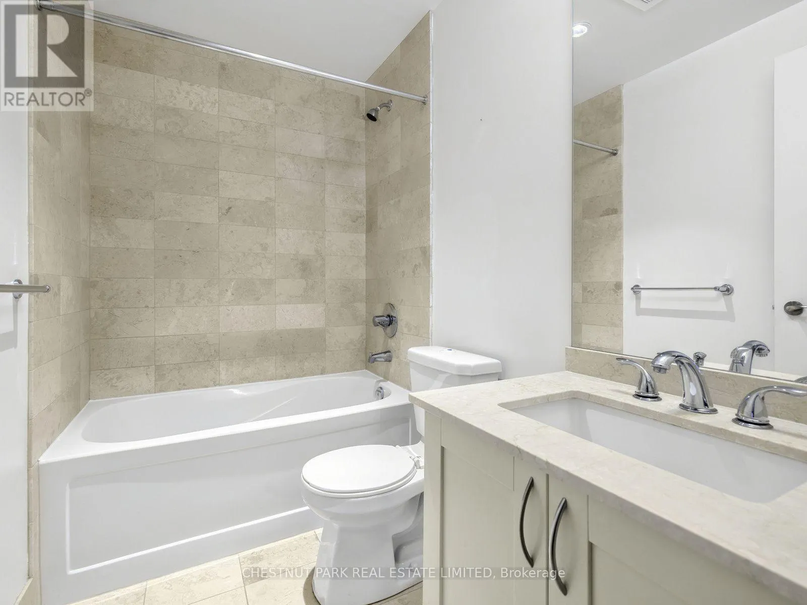 404 - 17 RUDDINGTON DRIVE