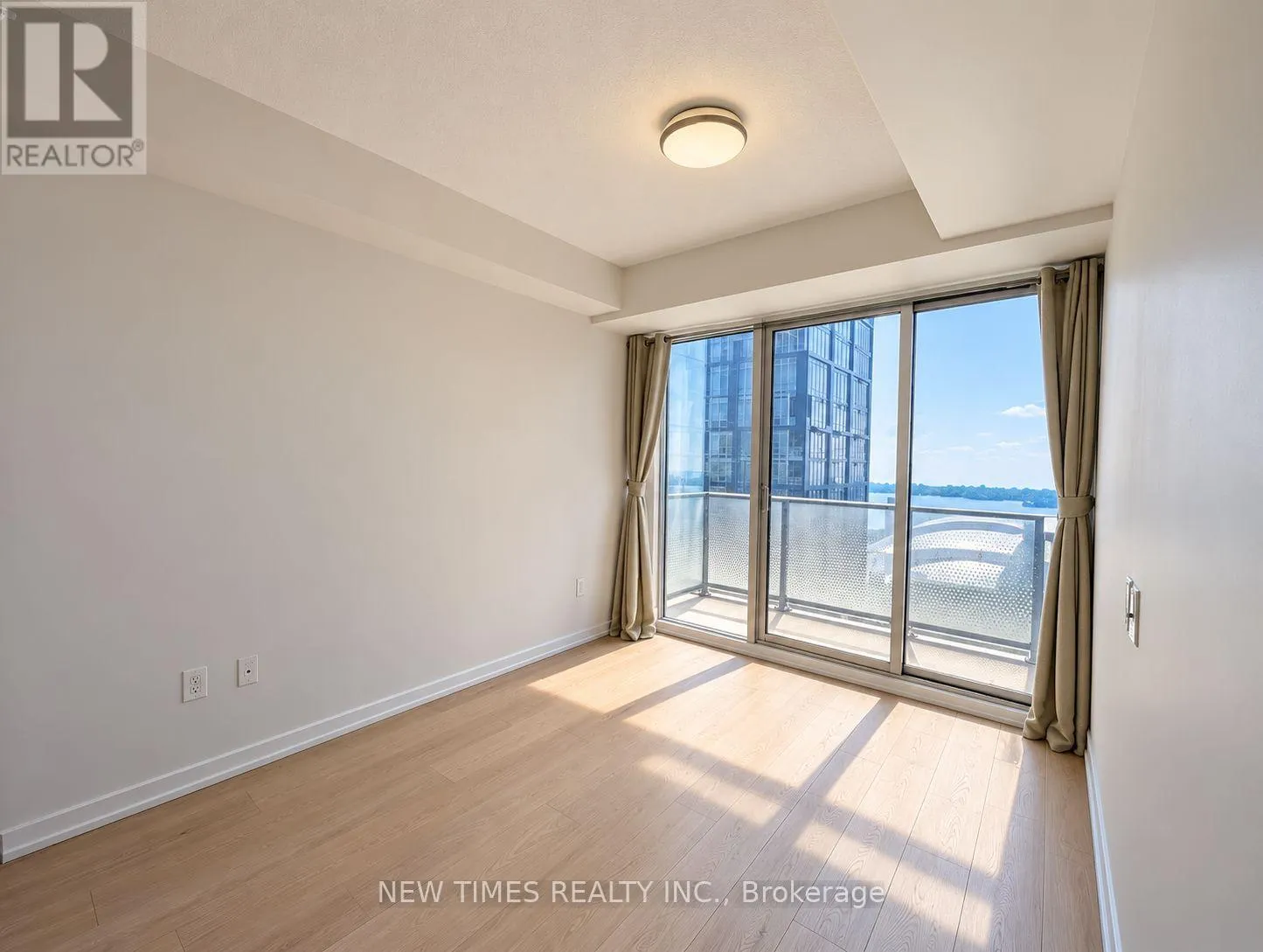 4701 - 125 BLUE JAYS WAY