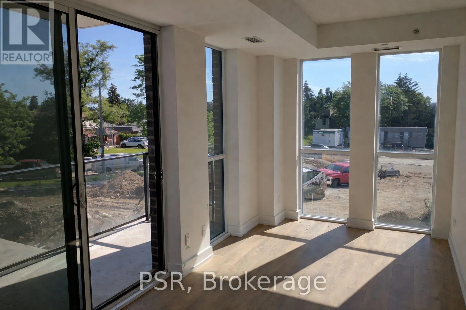211 - 150 FAIRVIEW MALL DRIVE