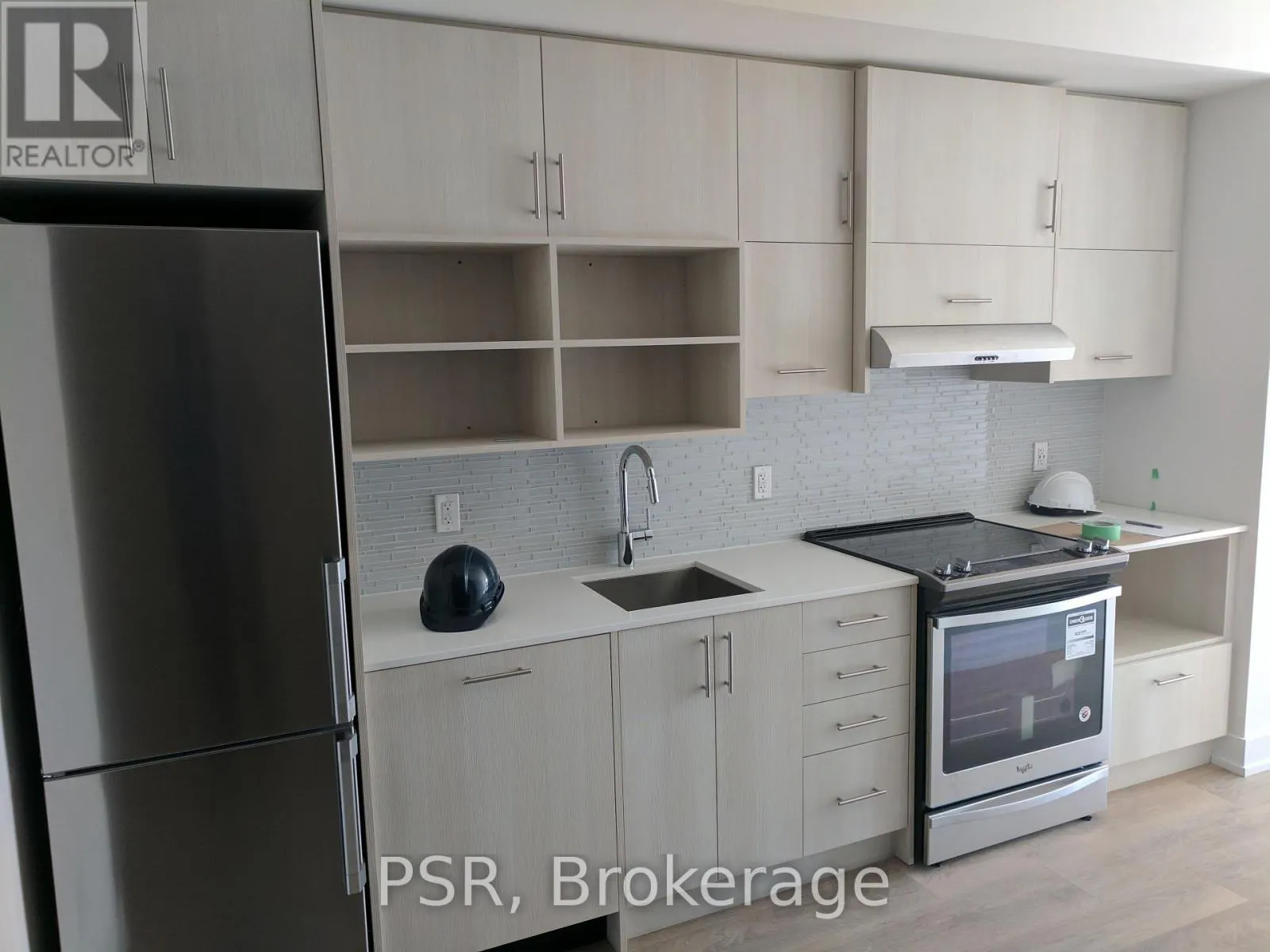 211 - 150 FAIRVIEW MALL DRIVE
