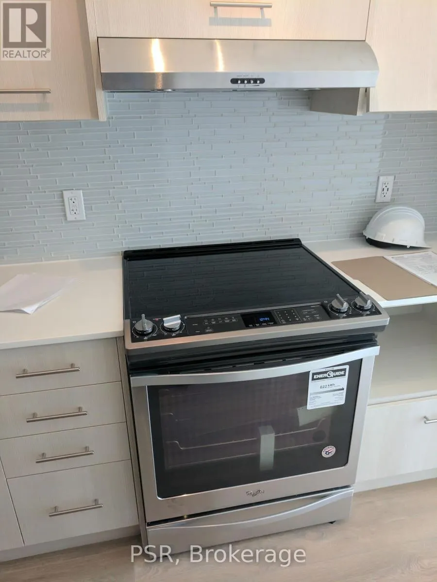 211 - 150 FAIRVIEW MALL DRIVE