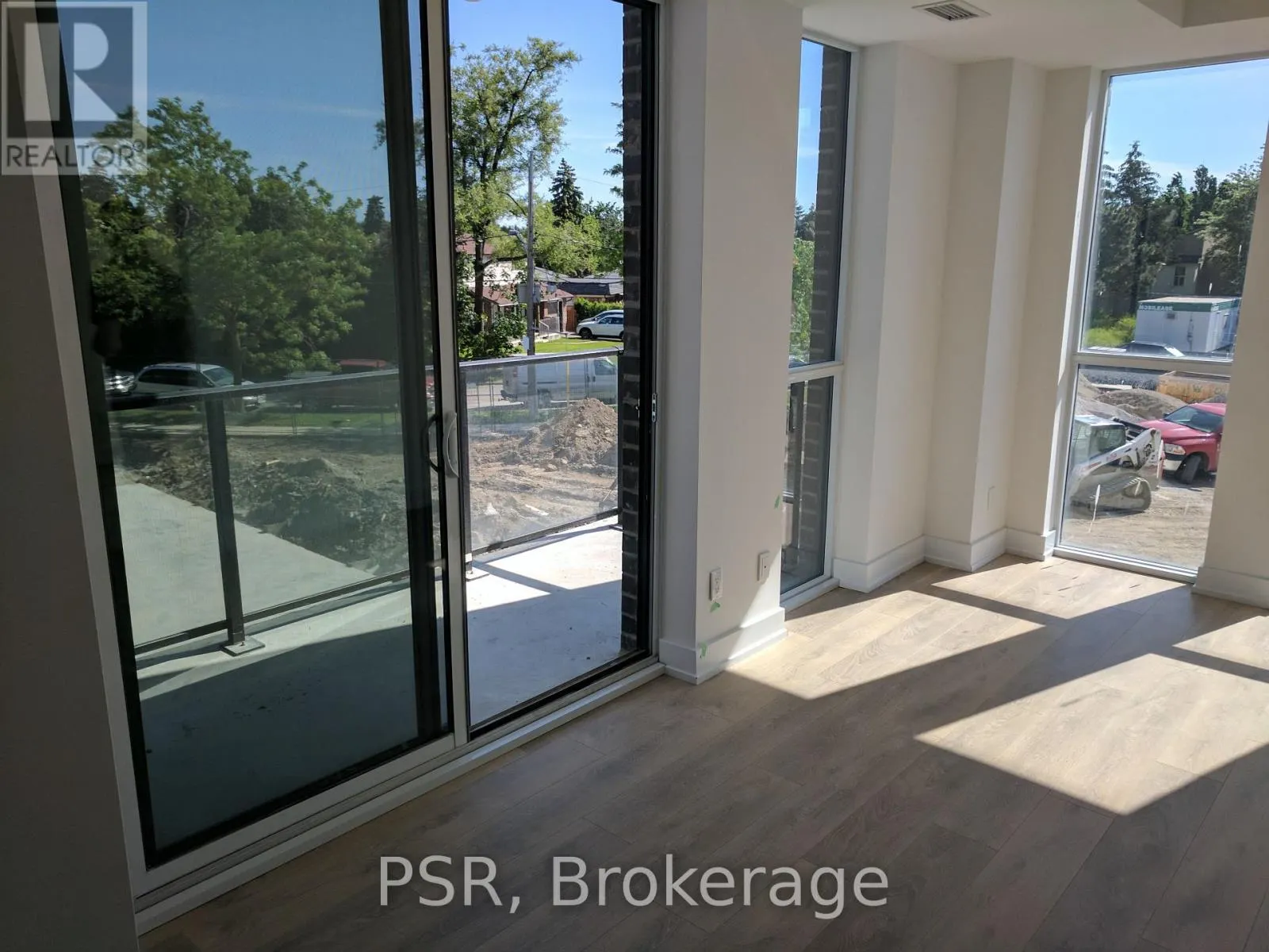 211 - 150 FAIRVIEW MALL DRIVE