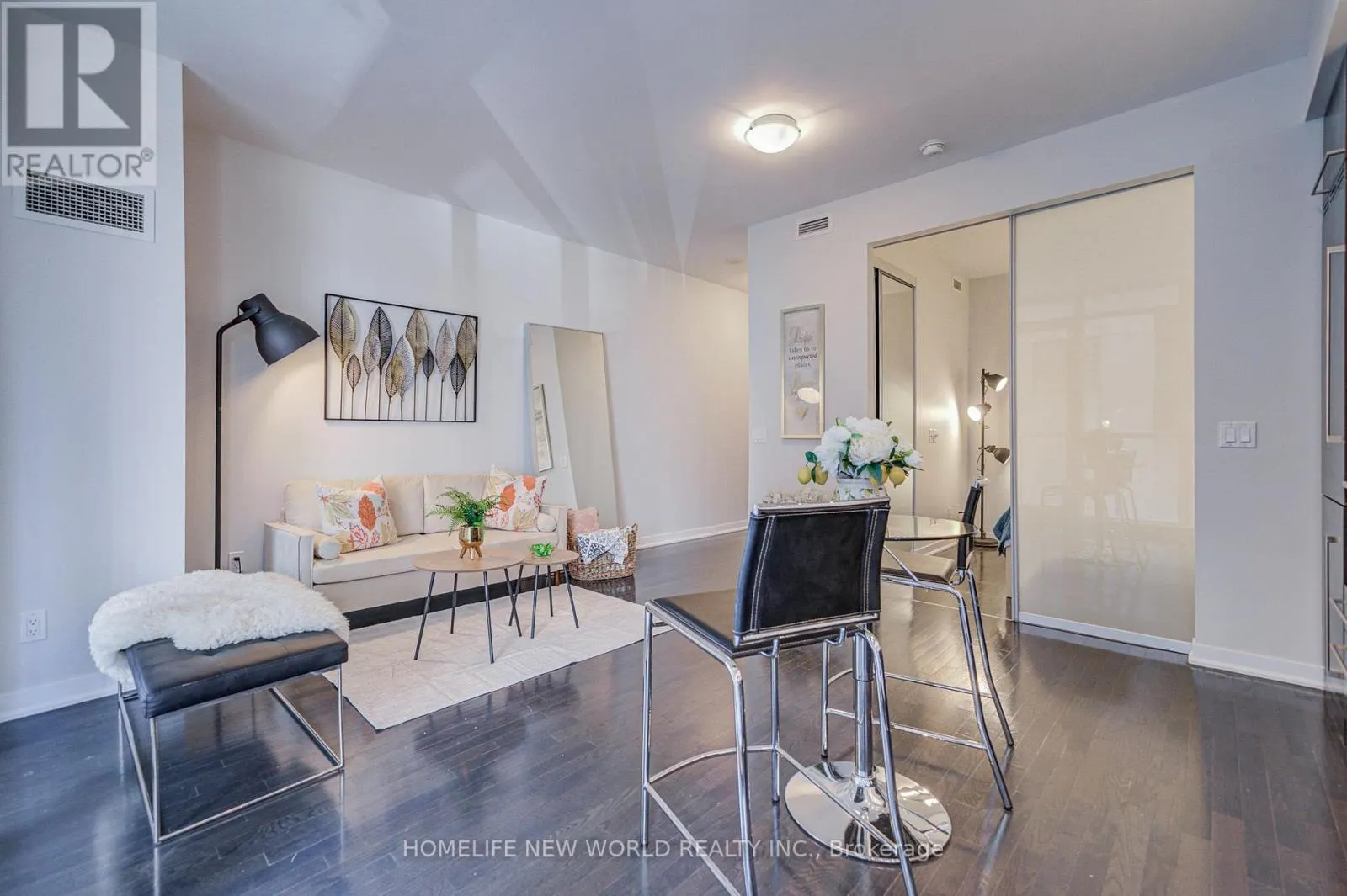 508 - 770 BAY STREET