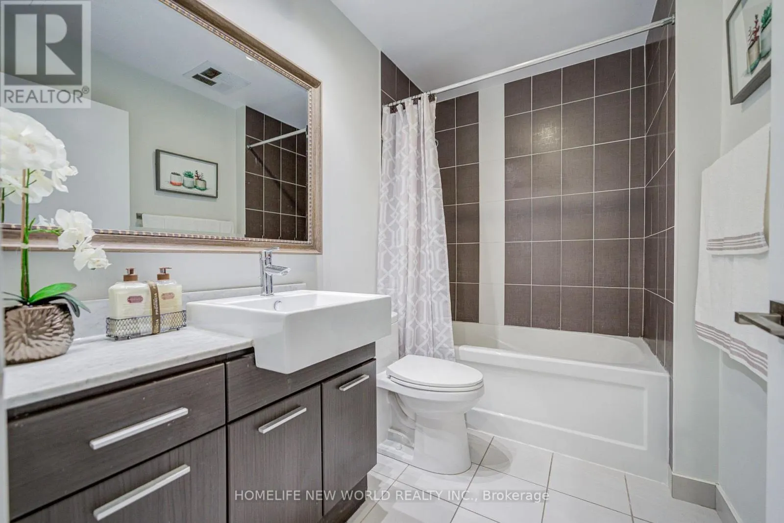 508 - 770 BAY STREET