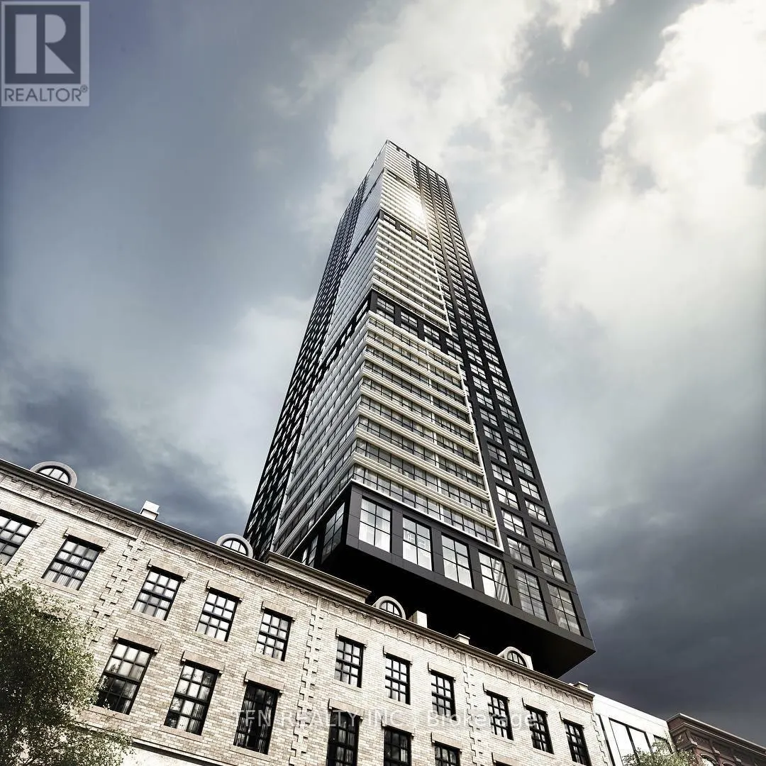 4305 - 327 KING STREET W