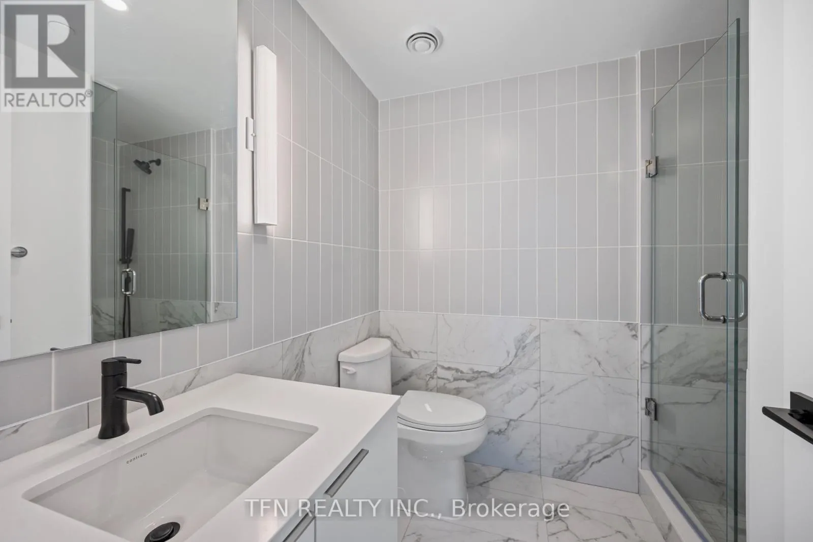 4305 - 327 KING STREET W