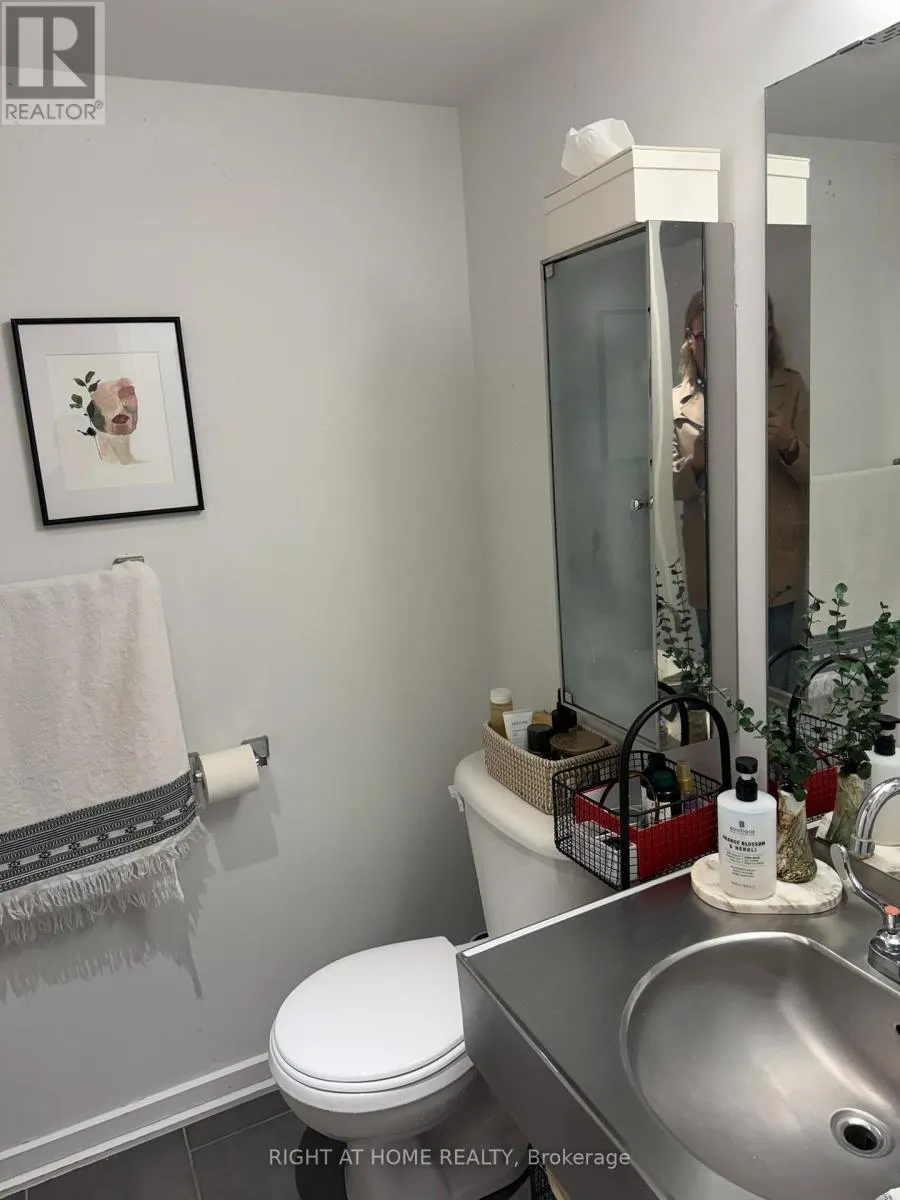 402 - 388 RICHMOND STREET W