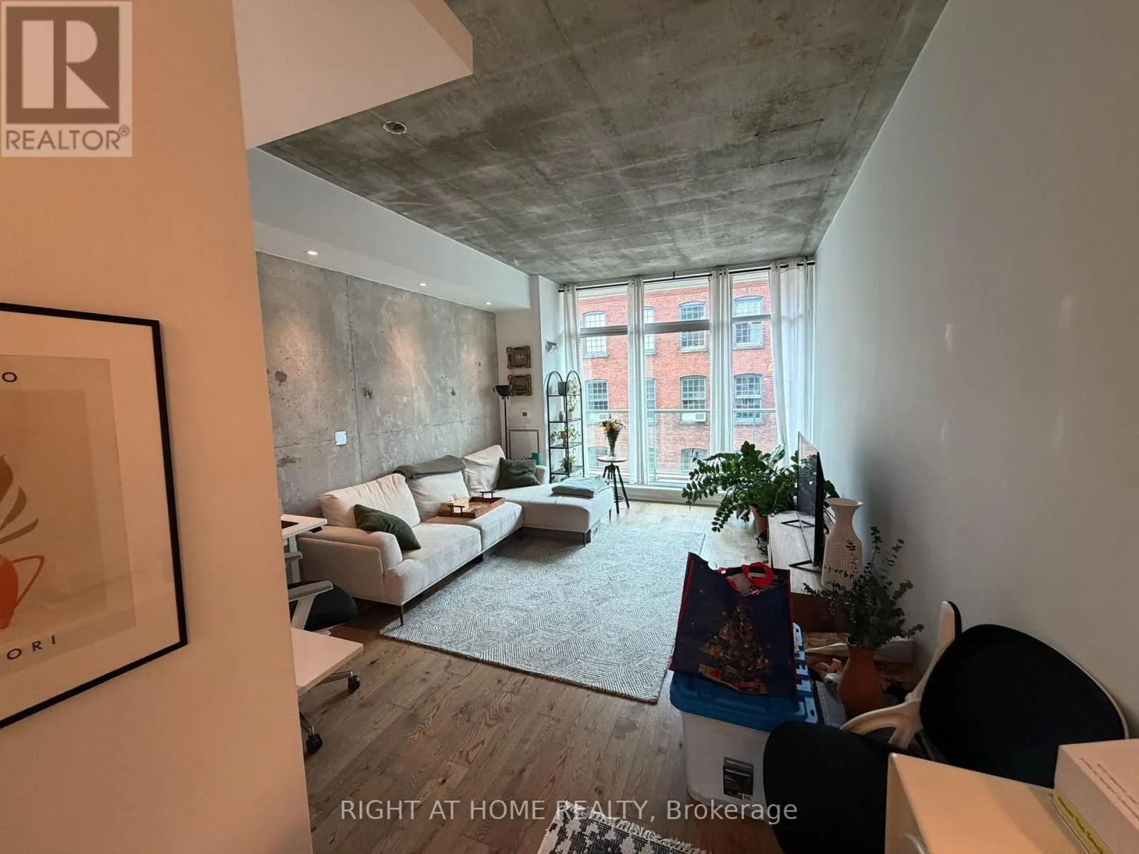 402 - 388 RICHMOND STREET W