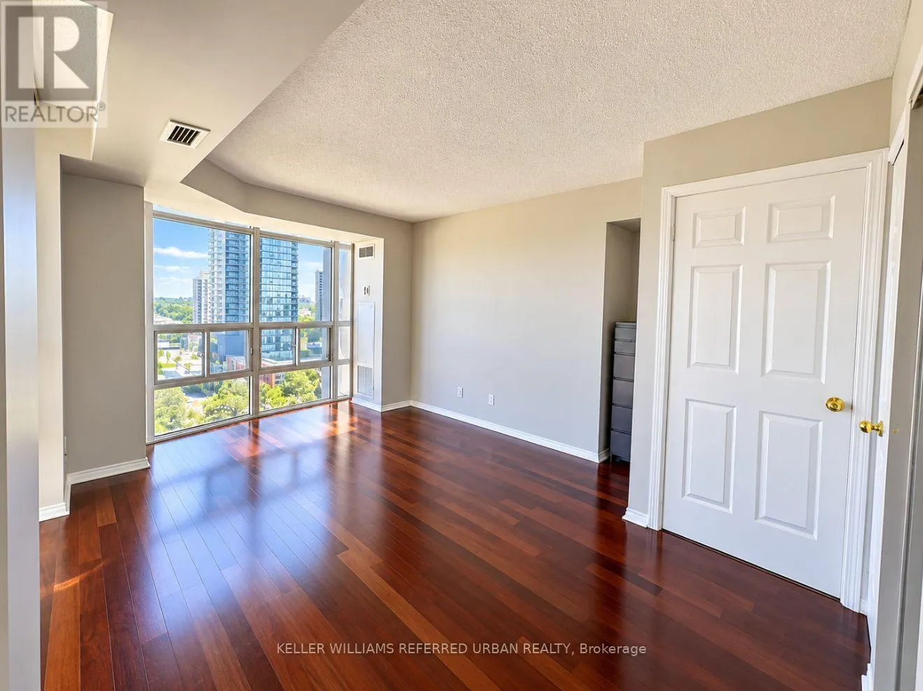 1118 - 233 BEECROFT ROAD