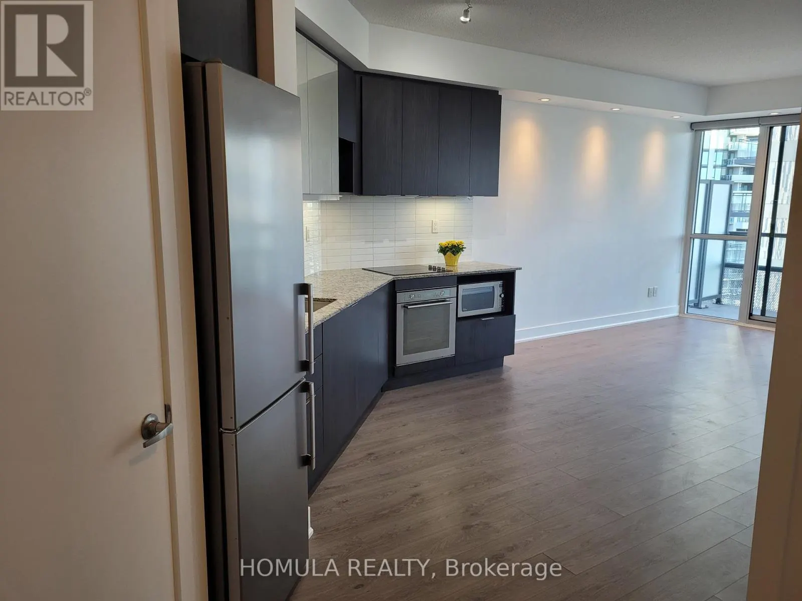 902 - 99 THE DONWAY W
