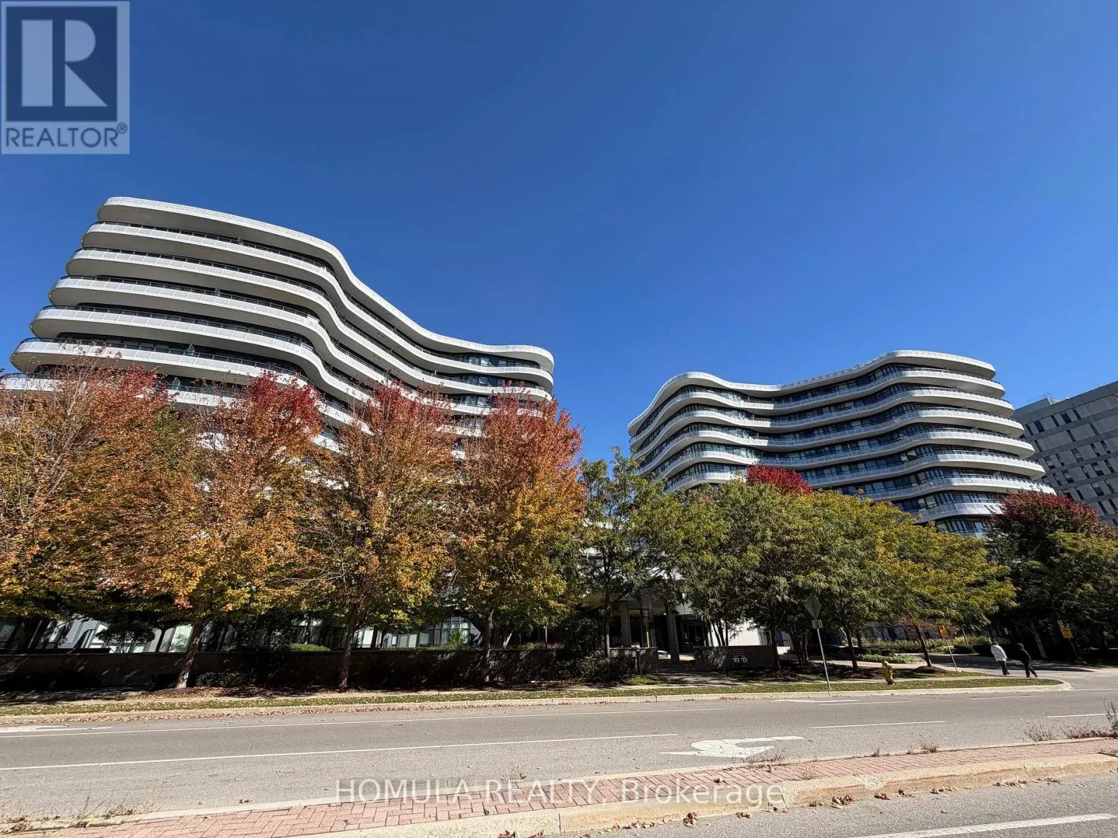 902 - 99 THE DONWAY W