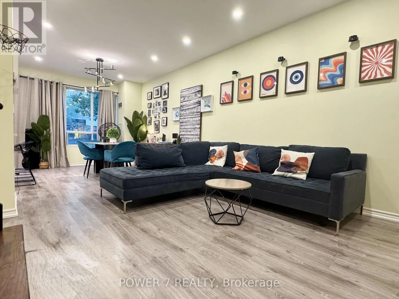 110 - 18 SPRING GARDEN AVENUE