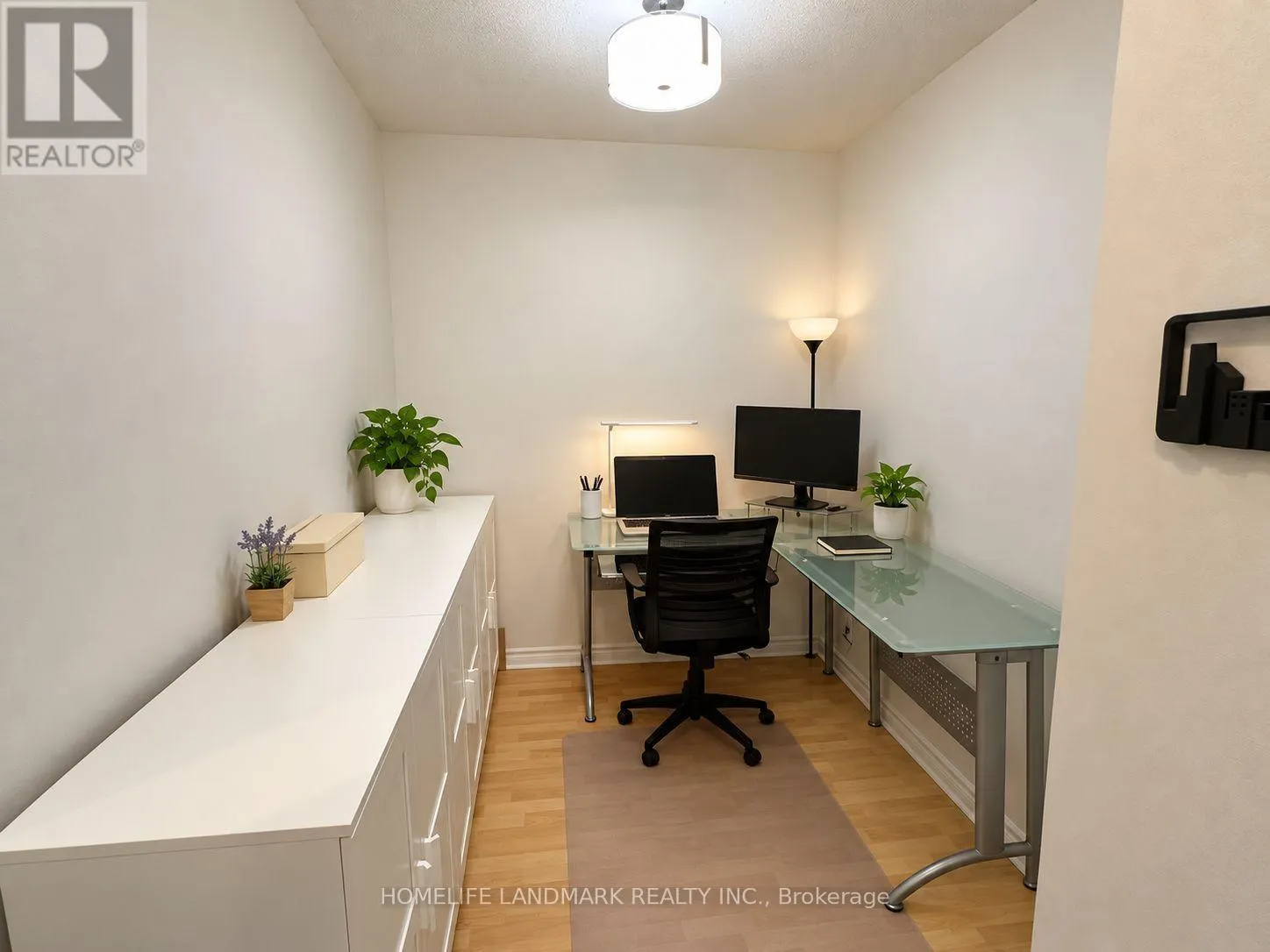 GV113 - 38 KENASTON GARDENS
