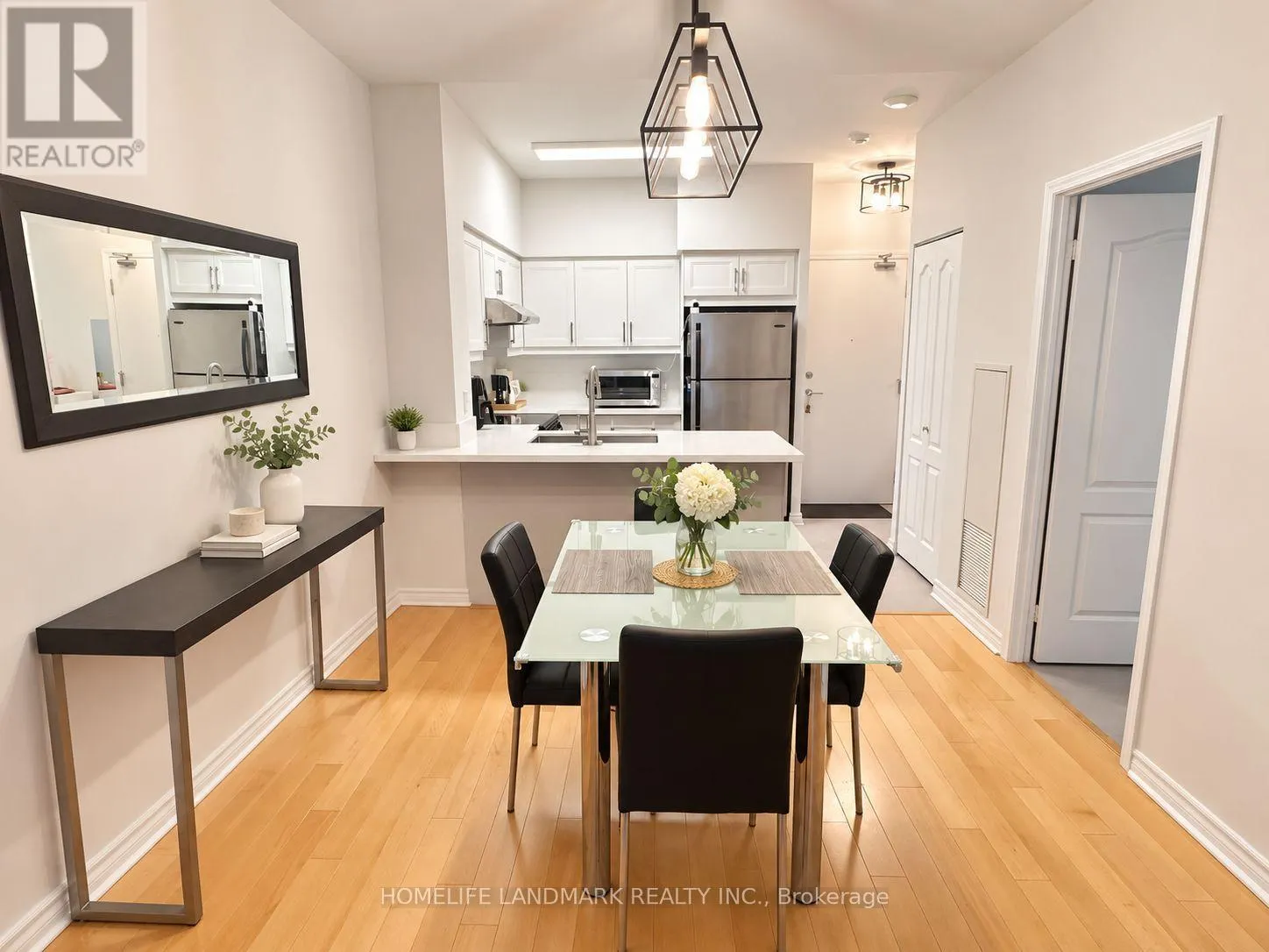 GV113 - 38 KENASTON GARDENS
