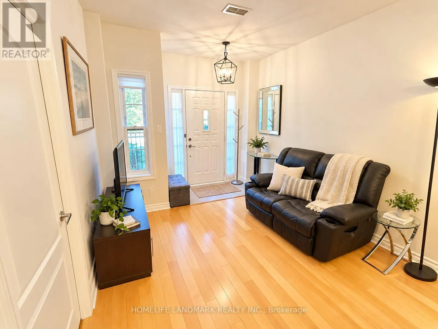 GV113 - 38 KENASTON GARDENS
