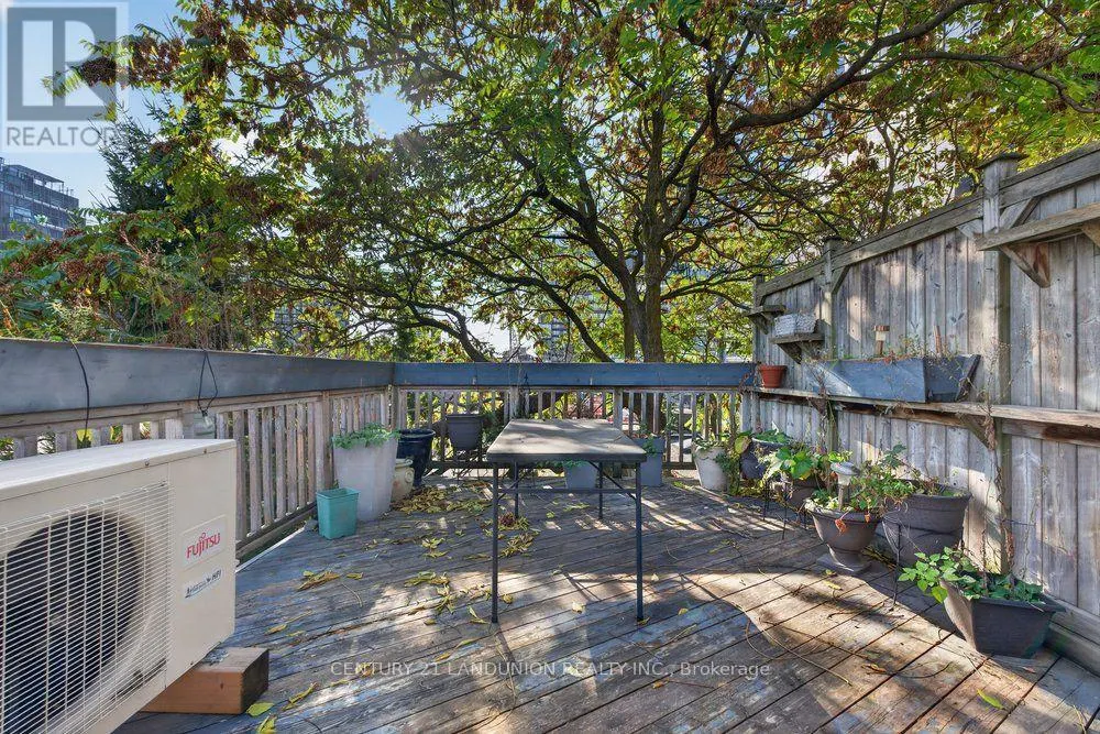 469 RICHMOND STREET E