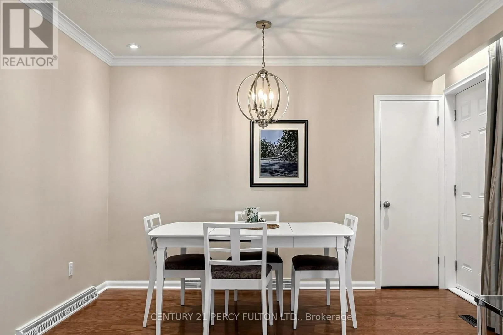 8 WALLBRIDGE COURT