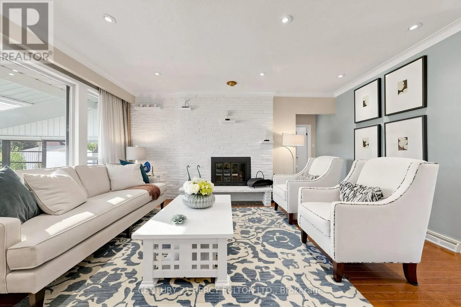 8 WALLBRIDGE COURT
