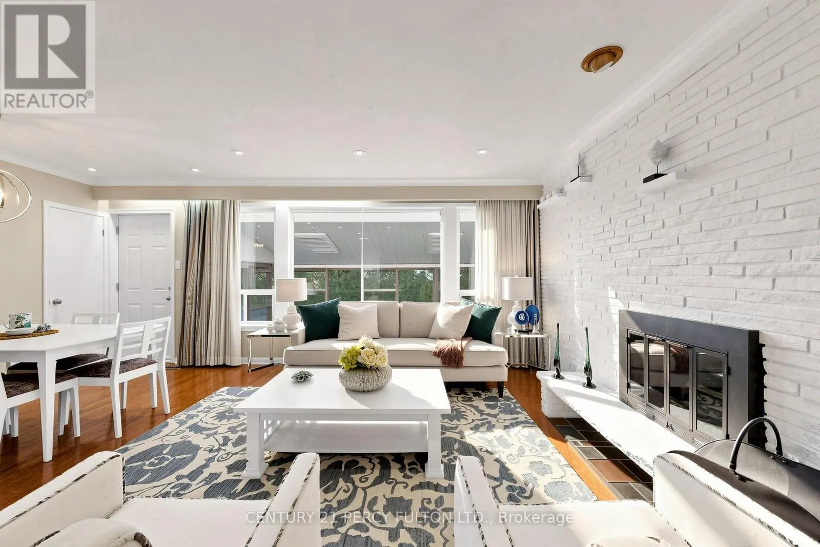 8 WALLBRIDGE COURT
