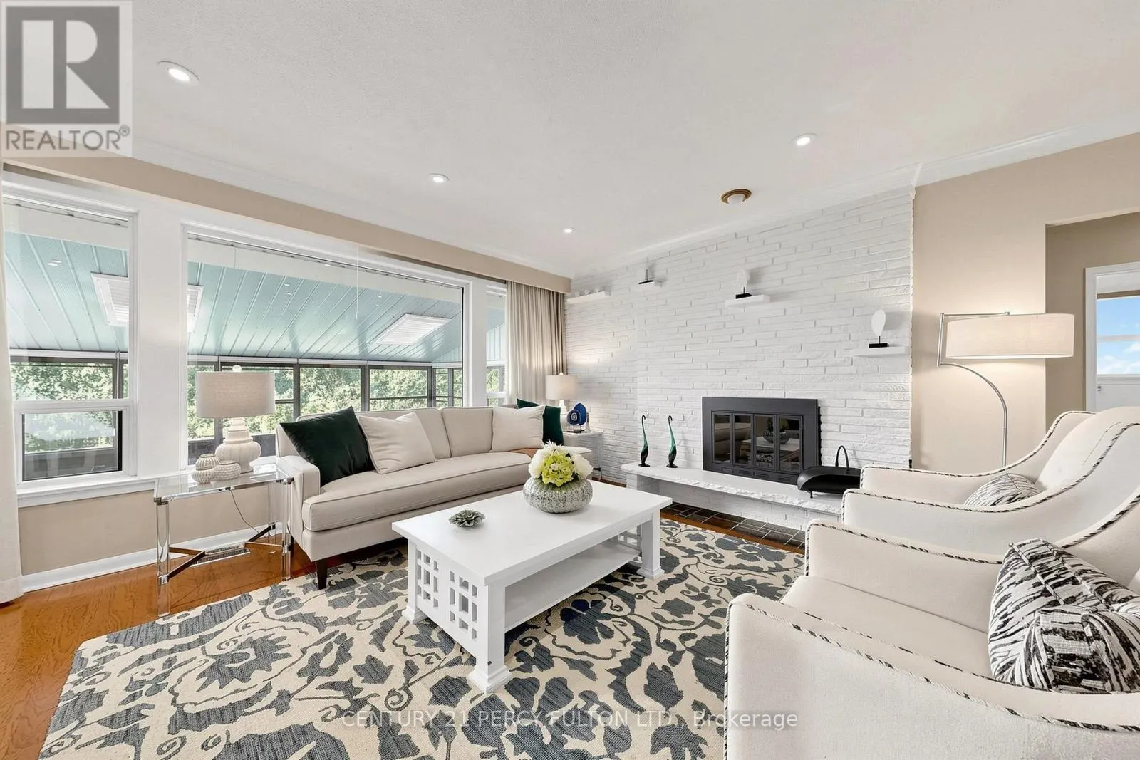 8 WALLBRIDGE COURT