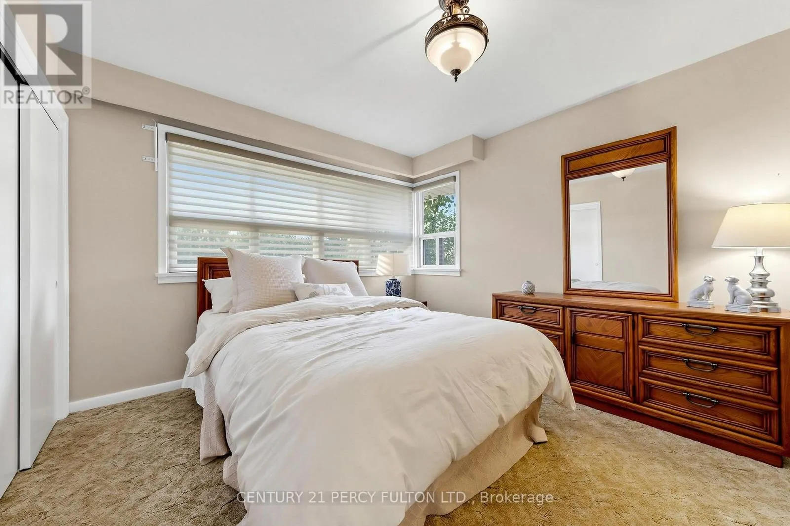 8 WALLBRIDGE COURT