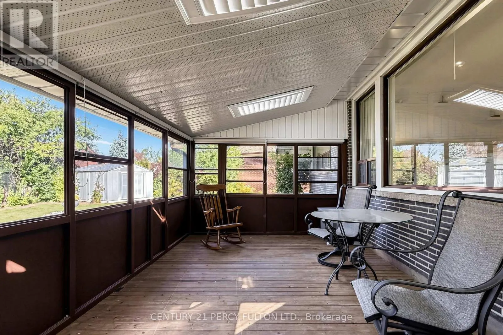 8 WALLBRIDGE COURT
