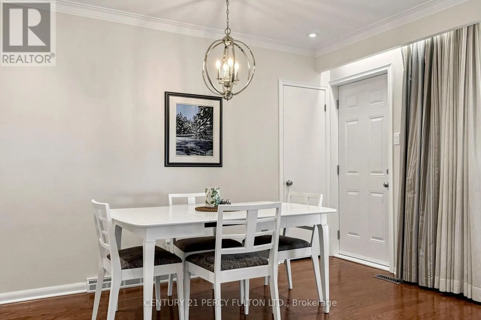 8 WALLBRIDGE COURT
