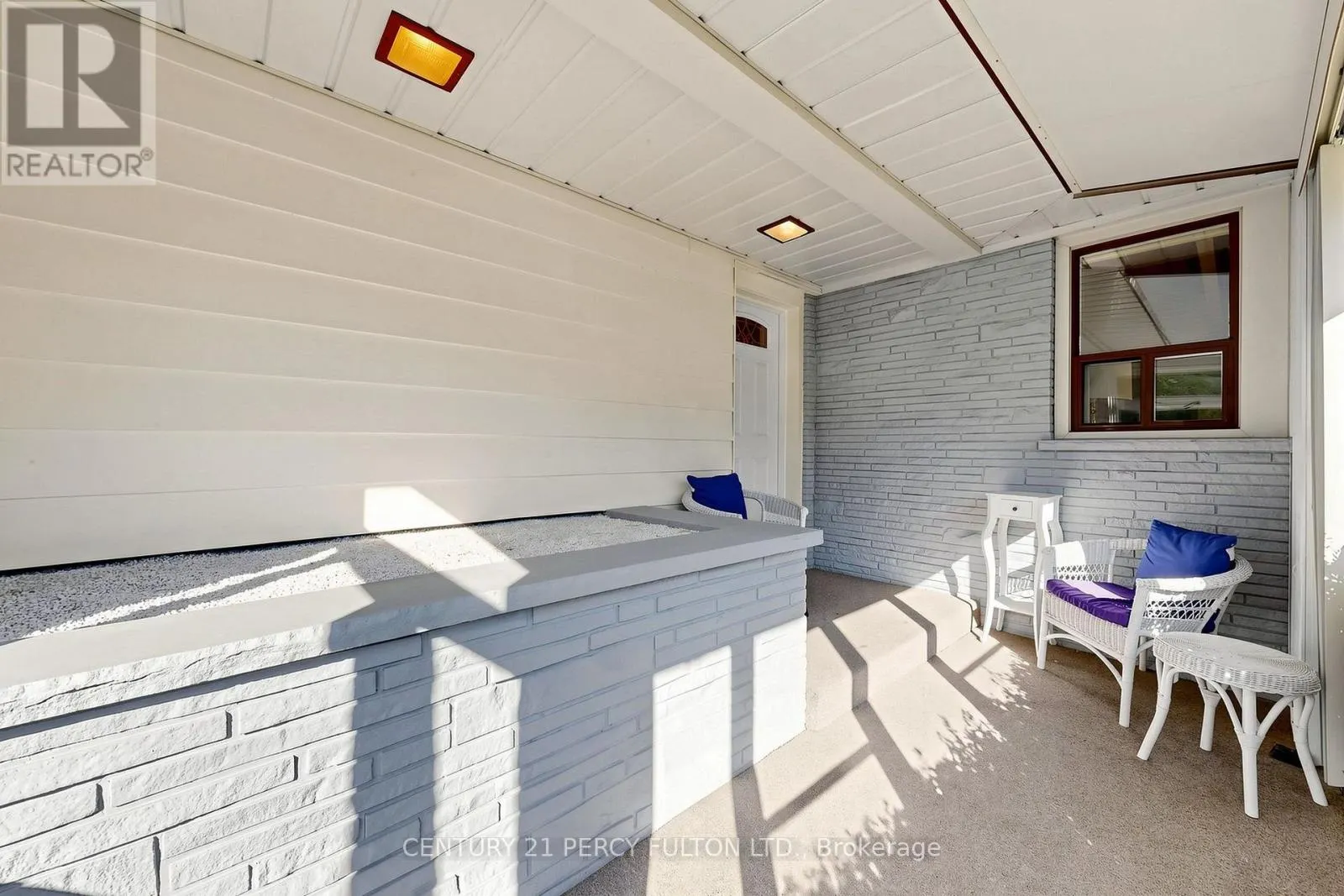 8 WALLBRIDGE COURT