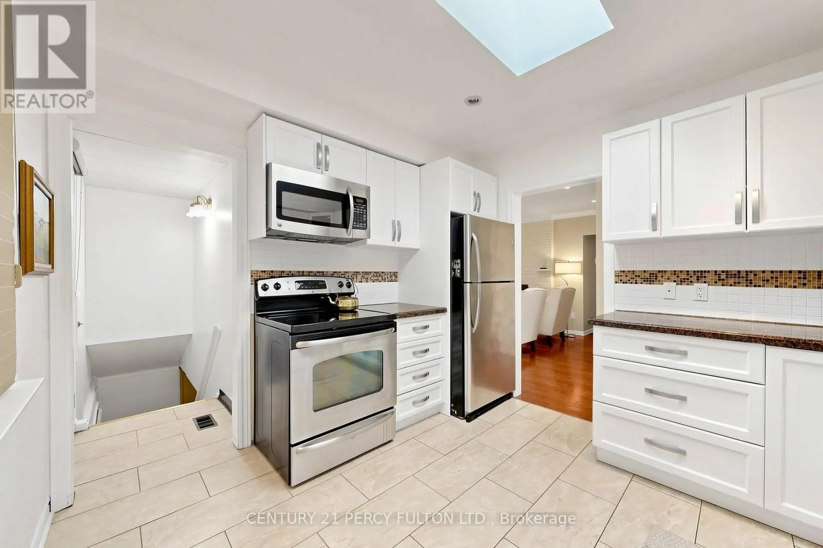 8 WALLBRIDGE COURT
