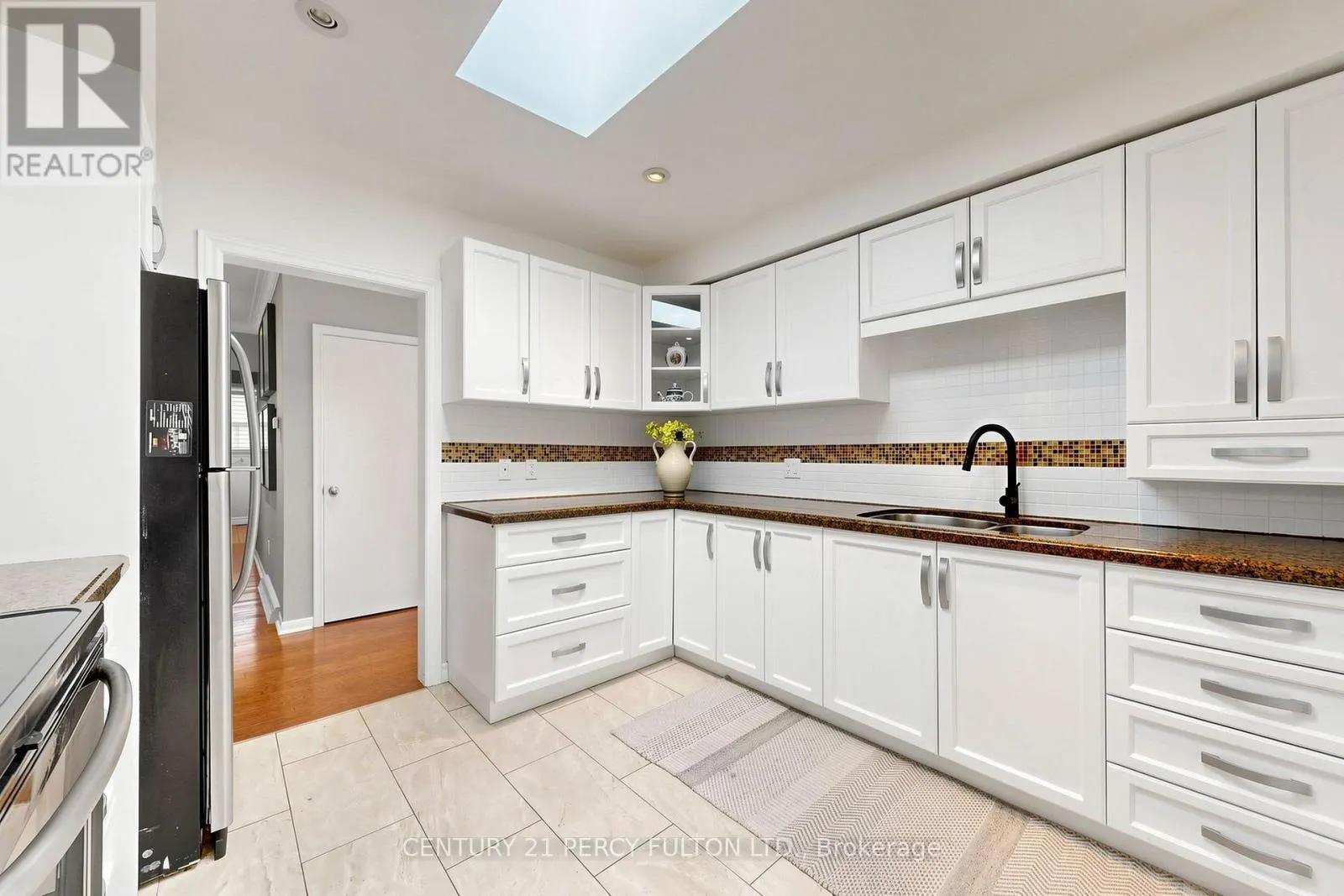 8 WALLBRIDGE COURT